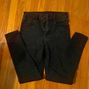 American Eagle curvy high rise begging black size 2 short